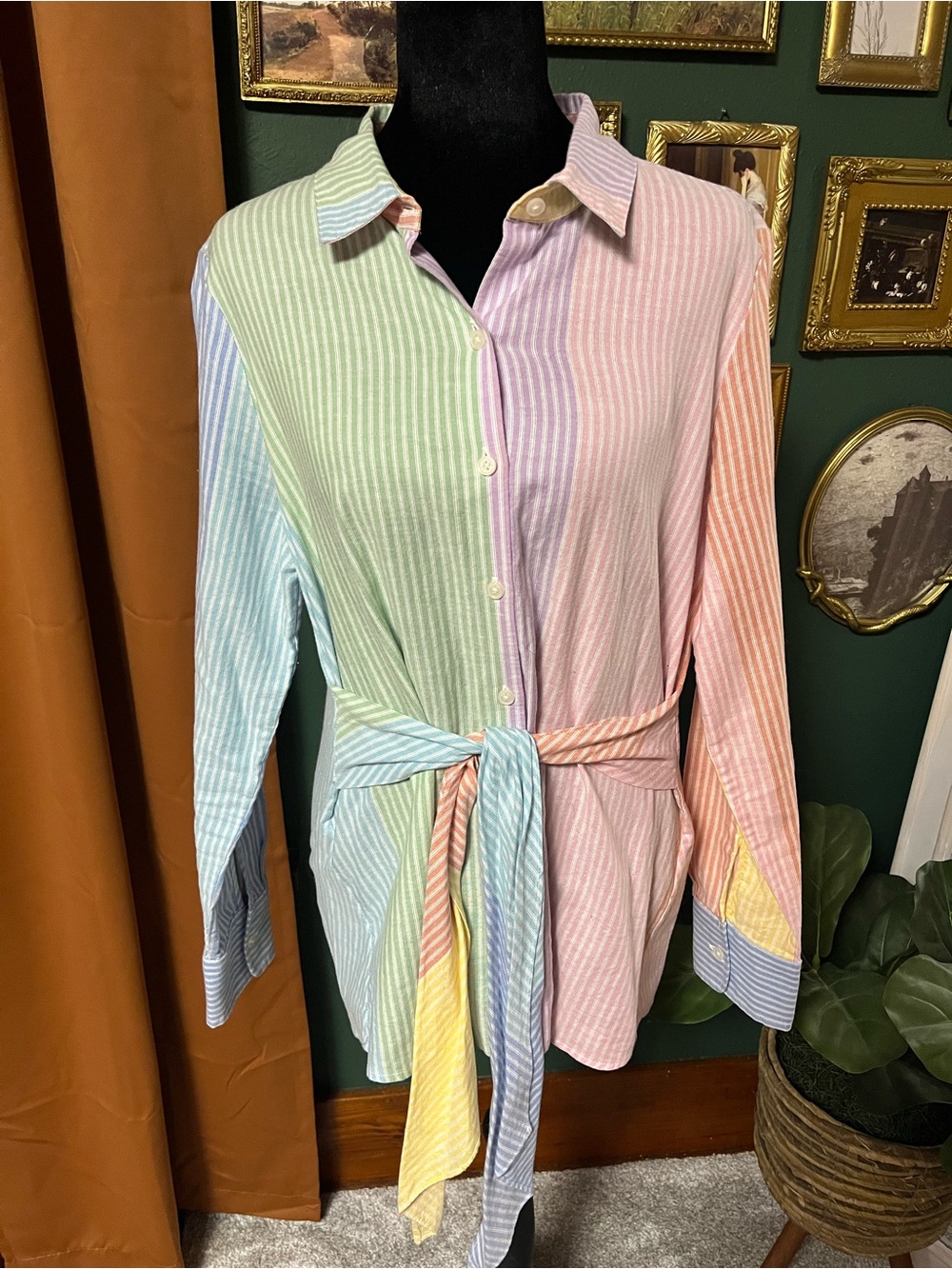 Tommy Hilfiger Fitted Rainbow Pastel Striped Button-Up Shirt with Tie